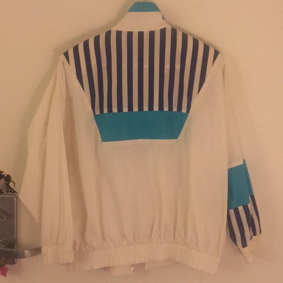 Vintage 80’s Windbreaker! - Picture 3 of 4